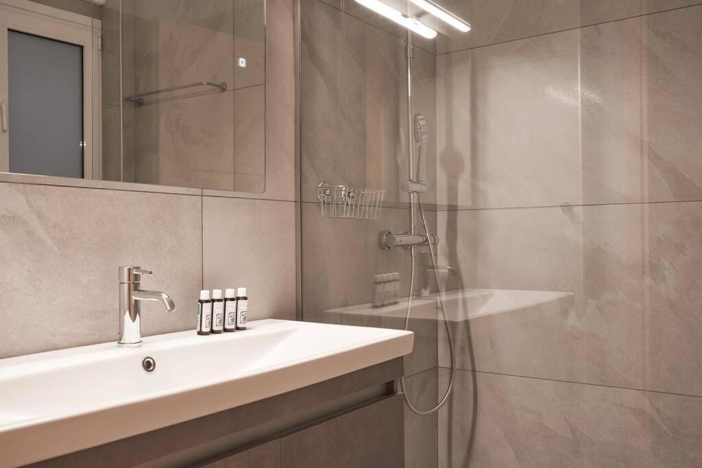 Apartment Fix 2bd With Parthenon View *